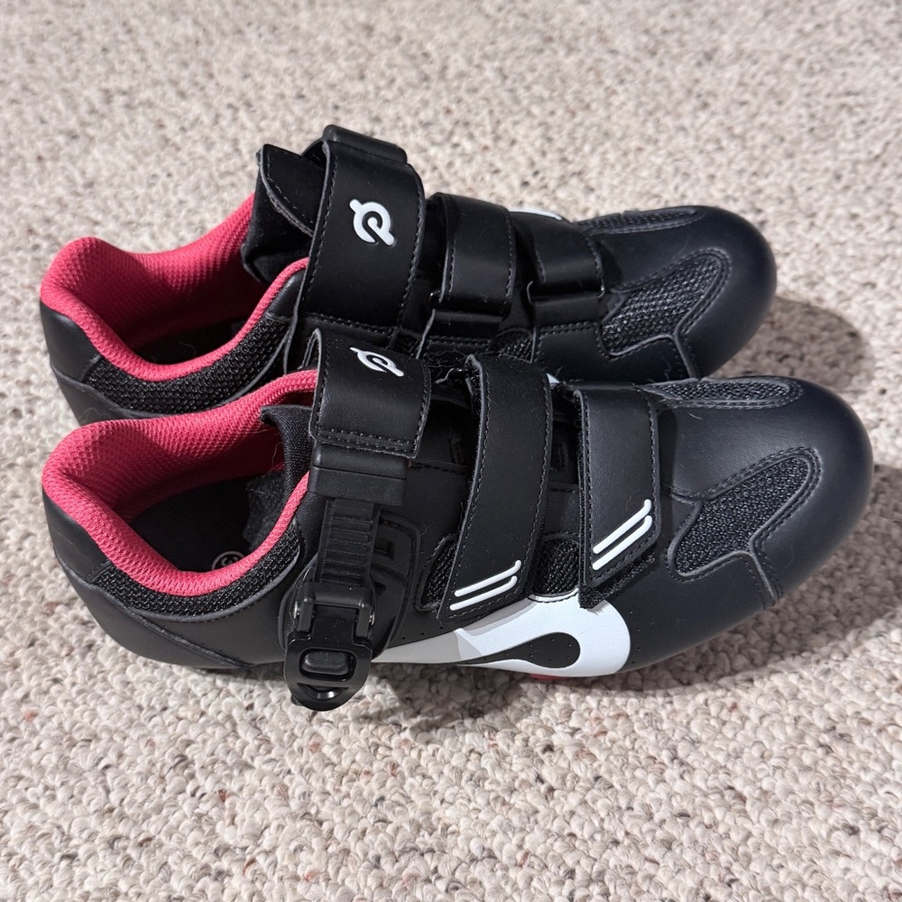 Peloton Women's Black and Red Cycling Sneakers